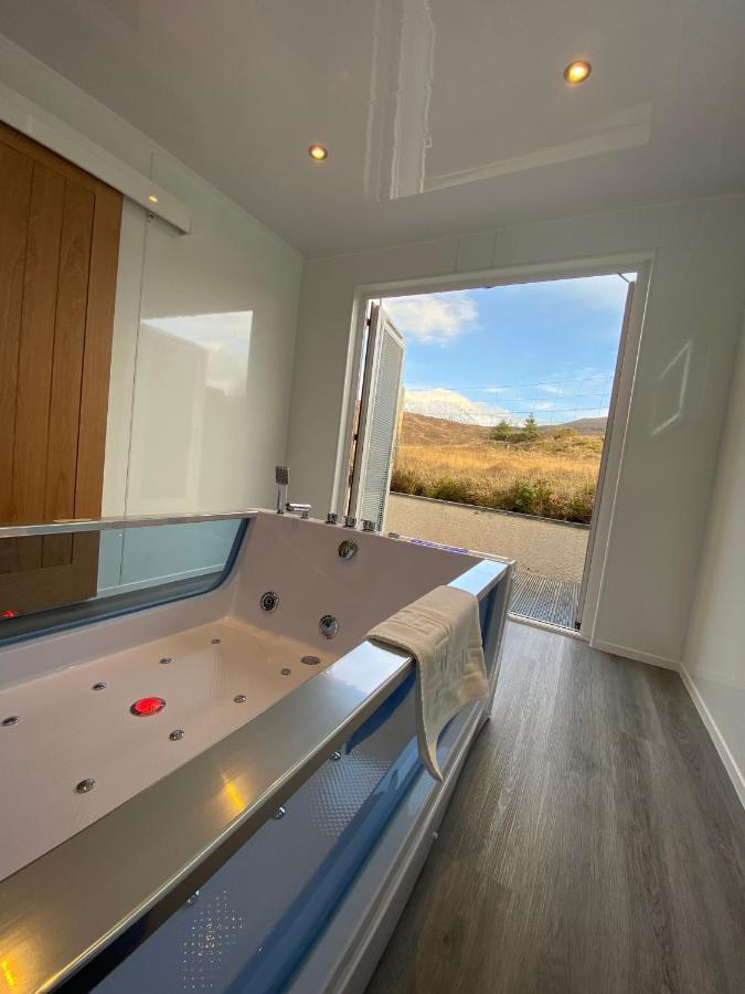 Highland Stays - Ben View Room & Jacuzzi Bath Fort William Exterior photo