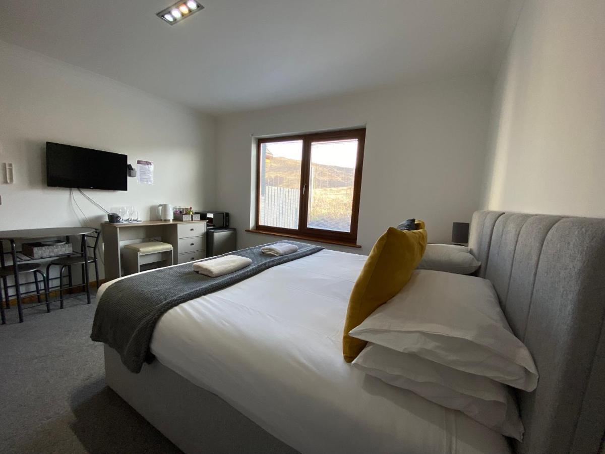 Highland Stays - Ben View Room & Jacuzzi Bath Fort William Exterior photo